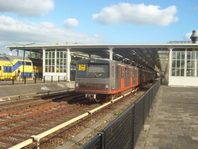 LHB-metro's bij het Amstelstation, 23 juni 2008.