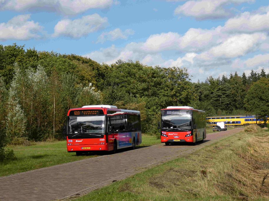 Lijn 610; bus 3369 & 1273; Internationale School, Eindhoven