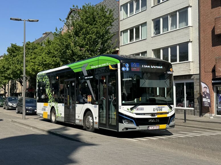 Bestand:StadsbusDeLijn641078.jpg