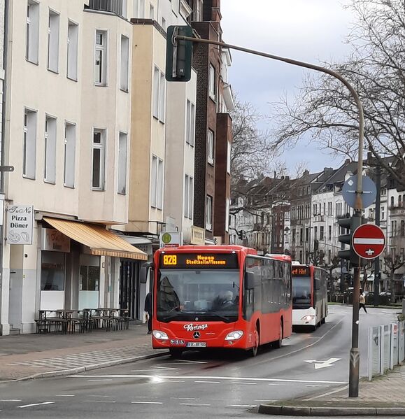 Bestand:Lijn 828 Düsseldorf.jpg