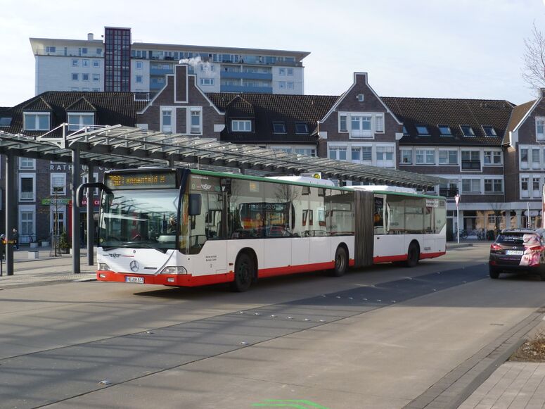 Bestand:Lijn 790 Monheim.jpg