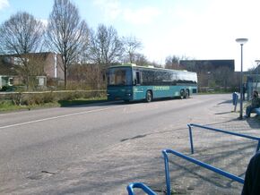 Connexxion 5654 is bij de halte Stedenwijk-Midden in Almere, en moet nog naar Almere Parkwijk NS rijden.