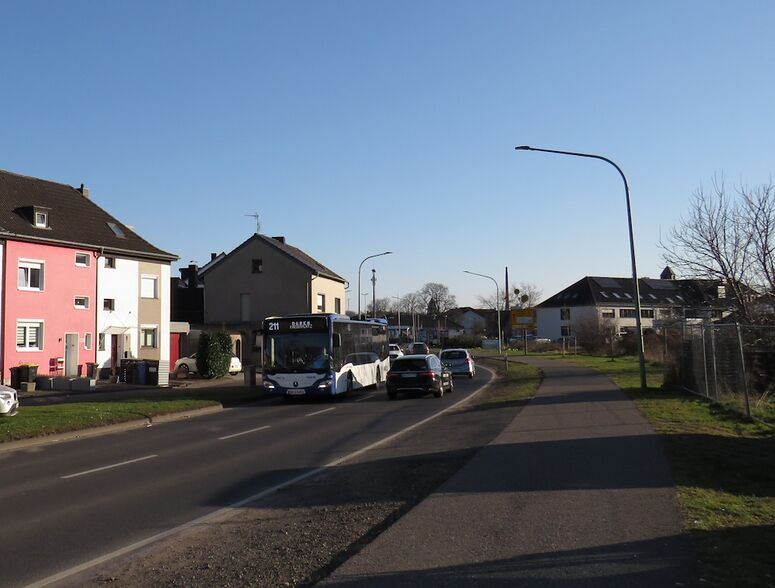 Bestand:Lijn 211 Kreuzau.jpg