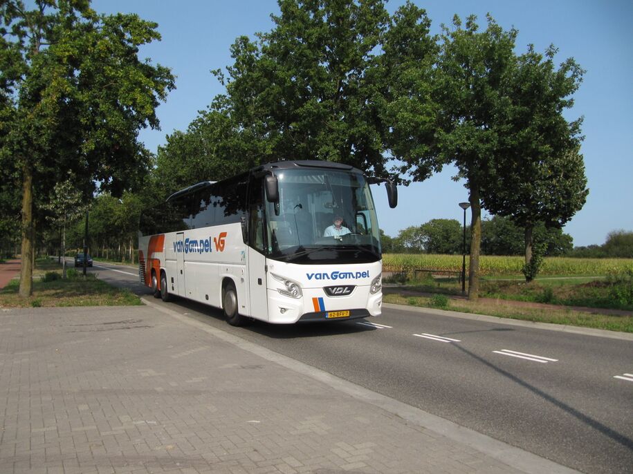 Lijn 618; bus 127; Lange Trekken, Bladel