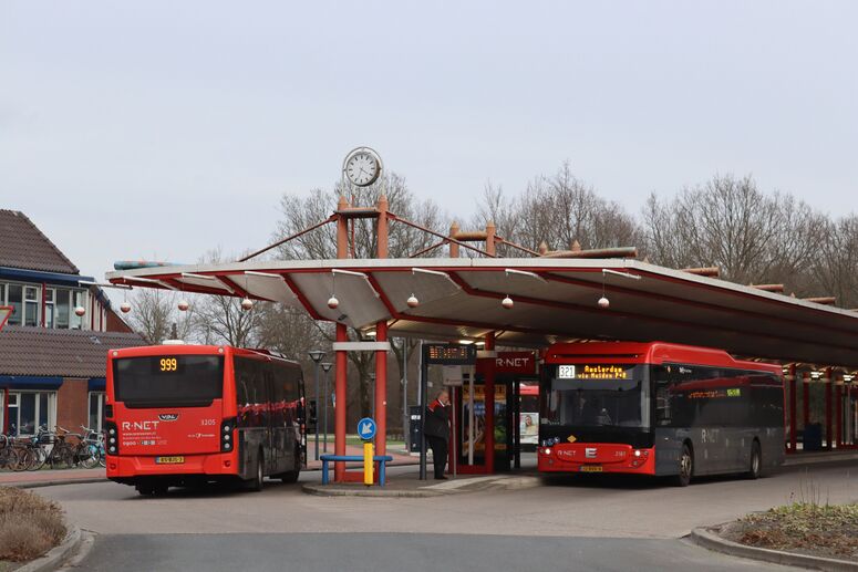 Bestand:HuizenBusstation.jpg