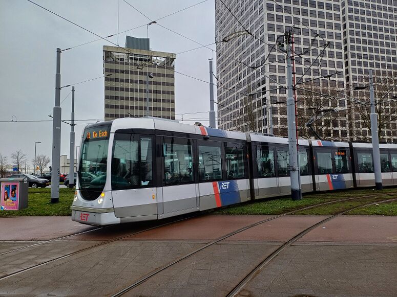 Bestand:Lijn 11 Marconiplein.jpg