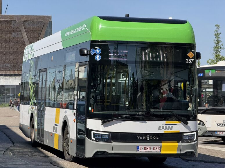 Bestand:StadsbusDeLijn2871.jpg