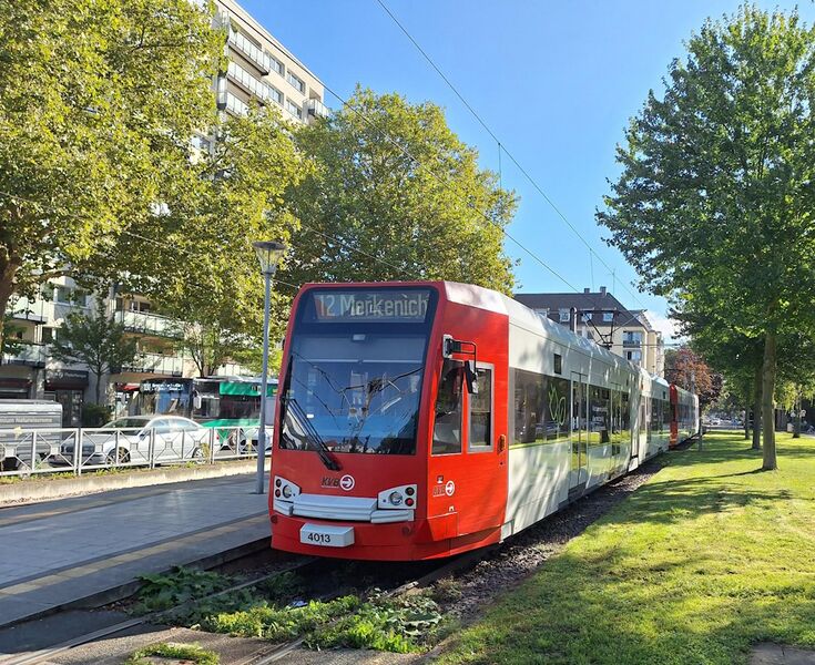 Bestand:Lijn 12 Köln.jpg