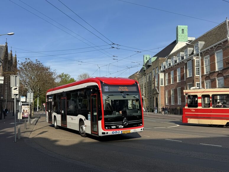 Bestand:StadsbusHTM1424.jpg