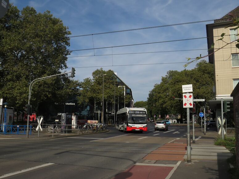Bestand:Lijn 150 Köln.jpg